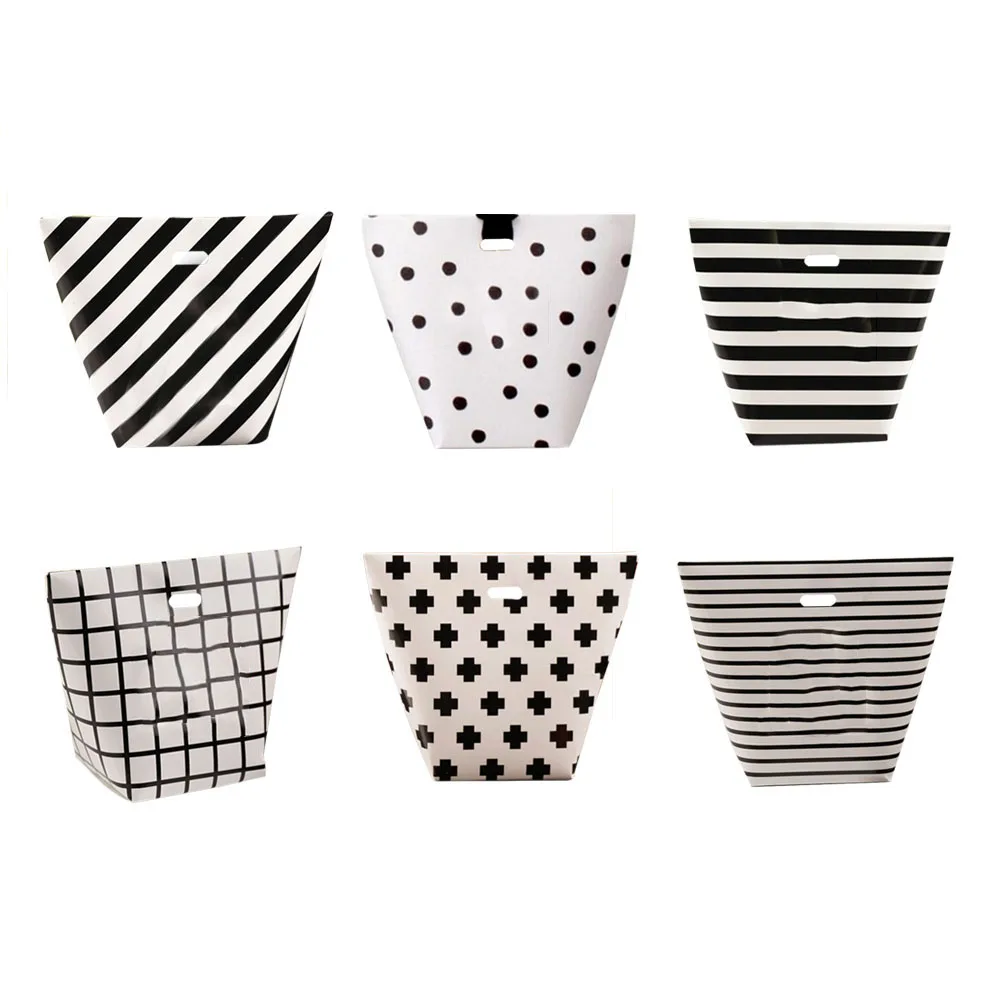 6PCS Gift Wrap Candy Cake Biscuit Gift Portable Paper Bags for Party Gifts without Tape Paper Bags
6PCS Gift Wrap Candy Cake Biscuit Gift Portable Paper Bags for Party Gifts without Tape Paper Bags