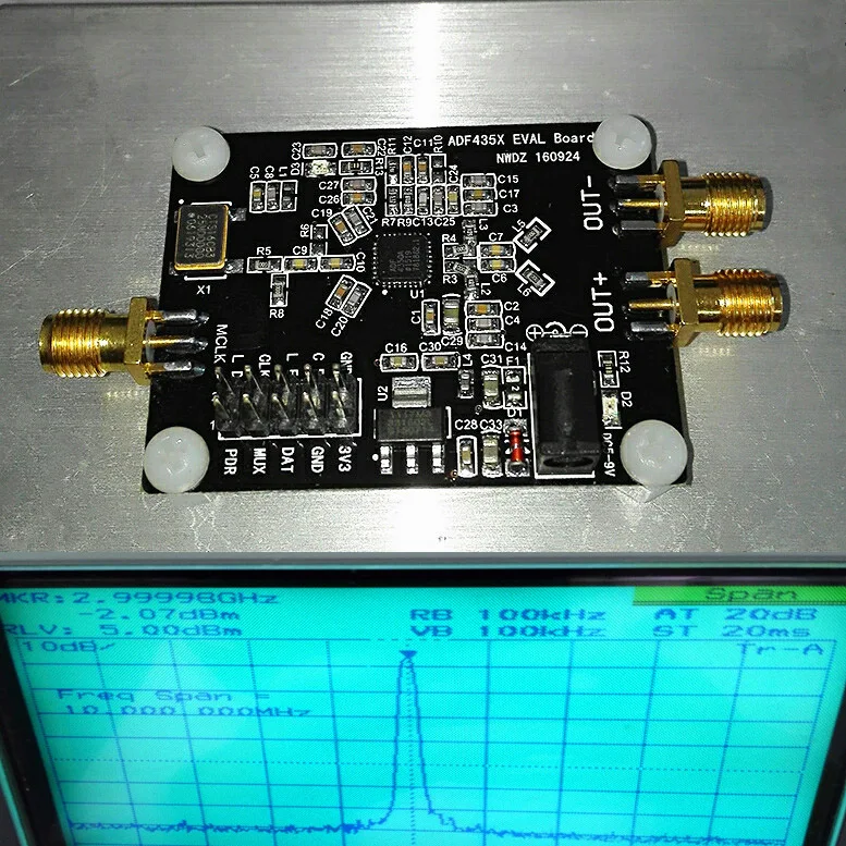 ADF4350 ADF43501 PLL RF Signal Source Frequency Synthesizer Development Board sine wave CY7C68013A USB board logic analyzer
ADF4350 ADF43501 PLL RF Signal Source Frequency Synthesizer Development Board sine wave CY7C68013A USB board logic analyzer