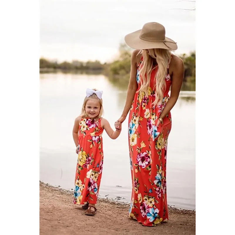 2019 New Mommy Girls Family Matching Dress Mother Daughter Floral Sundress Sleeveless Kid Women Clothes Summer Costume Fashion
2019 New Mommy Girls Family Matching Dress Mother Daughter Floral Sundress Sleeveless Kid Women Clothes Summer Costume Fashion