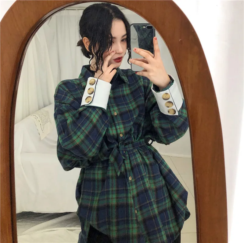 DEAT 2020 New Turn-down Collar Full Sleeves Plaided Batwing Styles Single Breasted Shirt Korean Female Blouse WD78806
DEAT 2020 New Turn-down Collar Full Sleeves Plaided Batwing Styles Single Breasted Shirt Korean Female Blouse WD78806
