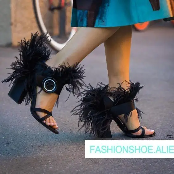 Hot Summer Runway Feather Sandals Square High Heels Open Toe Side Buckle Sandals Designer Woman Chic Shoes Mujer Party Sandals
Hot Summer Runway Feather Sandals Square High Heels Open Toe Side Buckle Sandals Designer Woman Chic Shoes Mujer Party Sandals