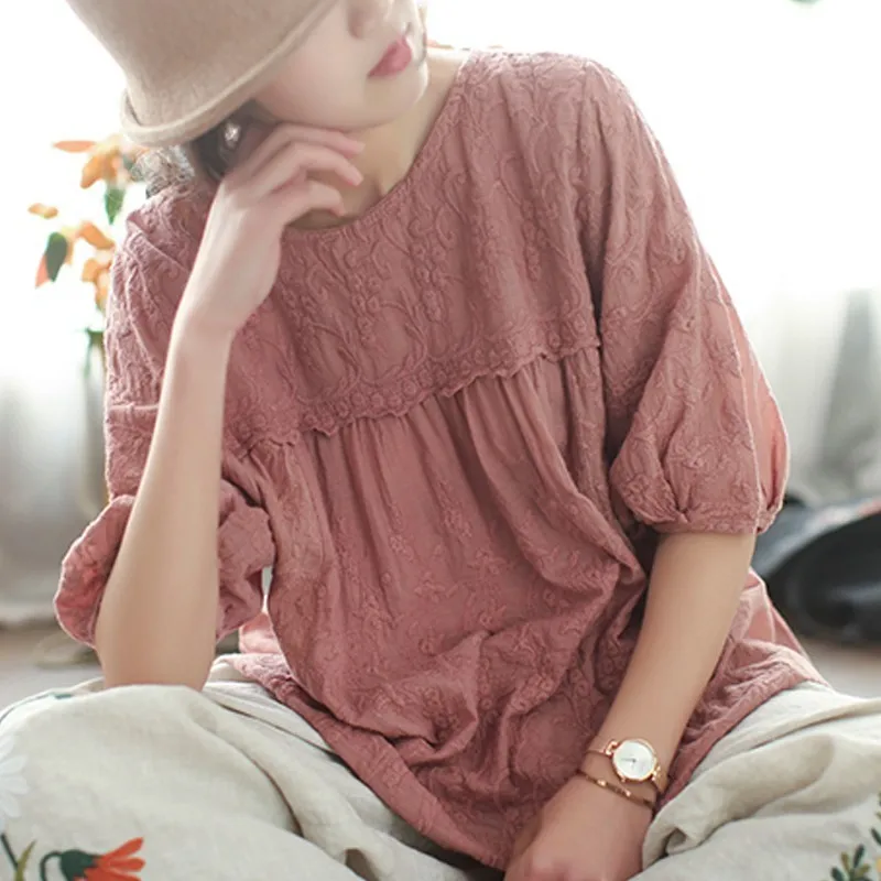 New Style Embroidery Loose Women T-shirt 2019 Summer Round Neck Half Sleeve Cotton Linen Female t-shirt
New Style Embroidery Loose Women T-shirt 2019 Summer Round Neck Half Sleeve Cotton Linen Female t-shirt
