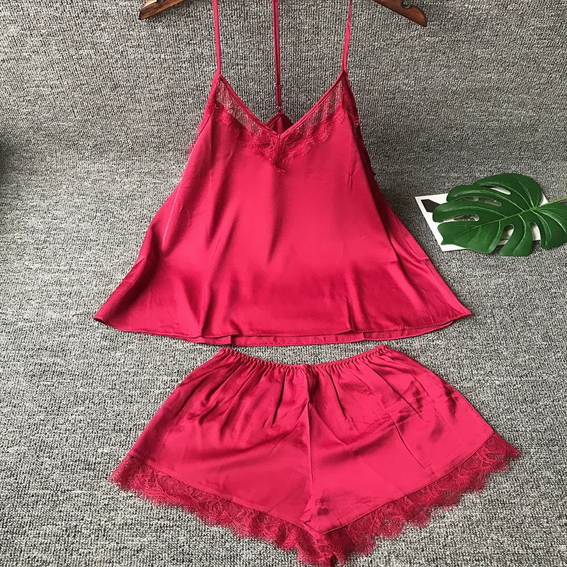 Sling Plus Size Tops with Shorts Sexy Temptation Pajamas Set Silk Lace Design Underwear Beauty Sleeveless Loose Style Pigiama
Sling Plus Size Tops with Shorts Sexy Temptation Pajamas Set Silk Lace Design Underwear Beauty Sleeveless Loose Style Pigiama