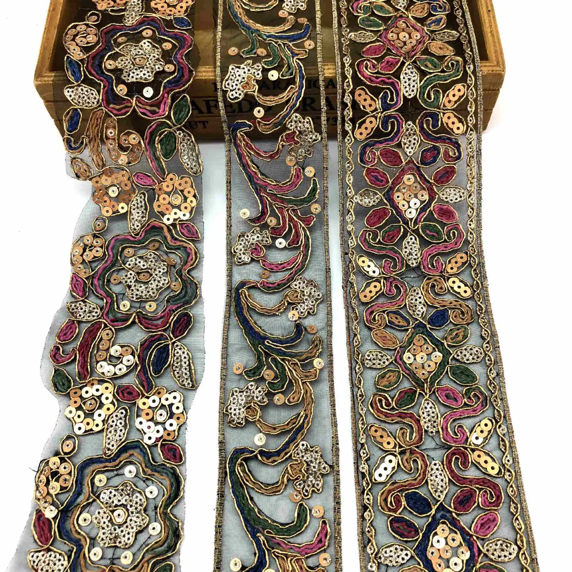 Gold laceclothing accessoriesmesh embroidery lace fabric ribbon stripe lace ribbon trim
Gold laceclothing accessoriesmesh embroidery lace fabric ribbon stripe lace ribbon trim