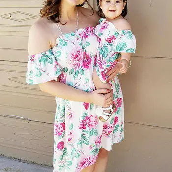 2019 Summer Fashion Family Floral Dresses Mother Daughter Matching Baby Girl Flower Printed Off Shoulder Dress Clothes Outfit
2019 Summer Fashion Family Floral Dresses Mother Daughter Matching Baby Girl Flower Printed Off Shoulder Dress Clothes Outfit