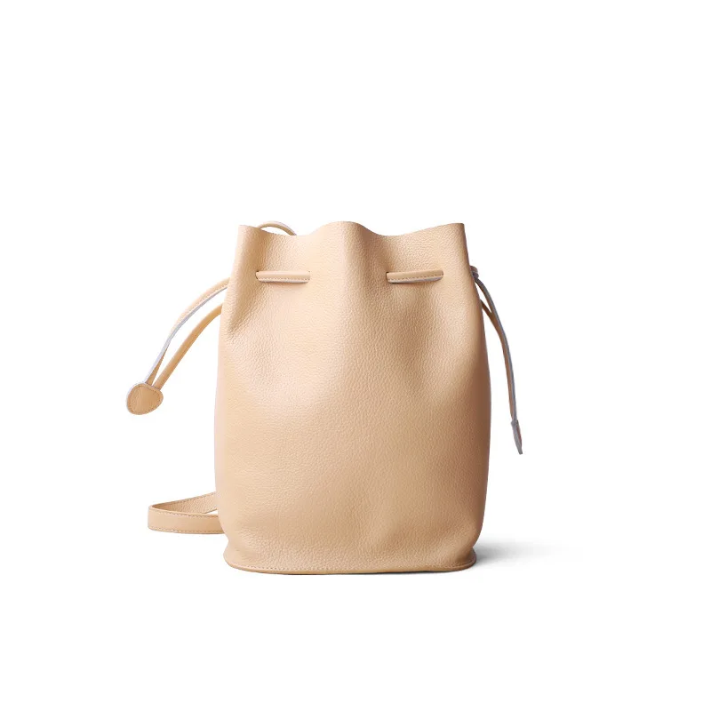 Women bag with shoulder Strap Bucket Bag Women real Leather Shoulder Bags Brand Designer Ladies Crossbody messenger Bags
Women bag with shoulder Strap Bucket Bag Women real Leather Shoulder Bags Brand Designer Ladies Crossbody messenger Bags