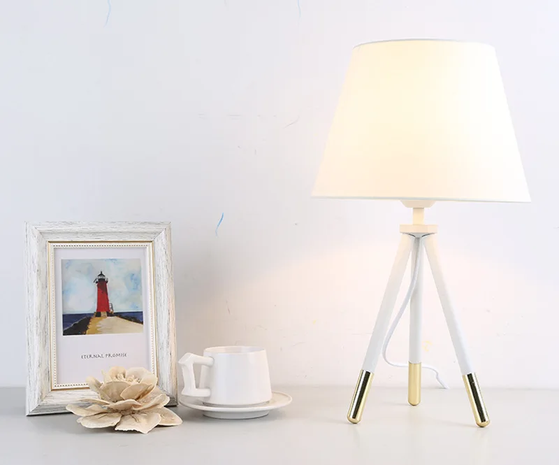 Modern Black White cloth table lamp for bedroom writing table lamp modern desk lamps
Modern Black White cloth table lamp for bedroom writing table lamp modern desk lamps