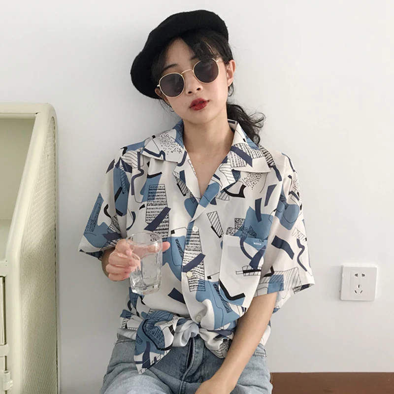 Harajuku Retro Fashion Summer Women Blouse Geometric Print Short Sleeve Loose Turn Down Collar Top Shirt Casual for Female
Harajuku Retro Fashion Summer Women Blouse Geometric Print Short Sleeve Loose Turn Down Collar Top Shirt Casual for Female