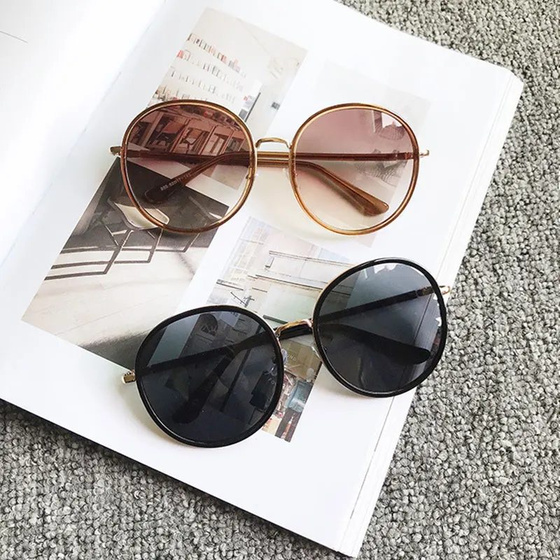 Round Big Box Clear Lens Women Sunglasses Classic Designer Goggles Vintage Retro Eyewear Oversizedglasses
Round Big Box Clear Lens Women Sunglasses Classic Designer Goggles Vintage Retro Eyewear Oversizedglasses