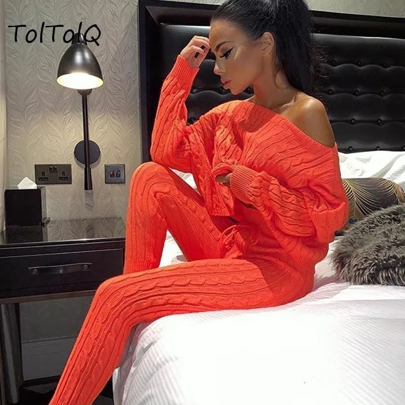 Long Sleeve Crop Tops And Legging Two Piece Sets 2019 Autumn Winter Streetwear Patchwork Sweater Suits White Red Warm Women
Long Sleeve Crop Tops And Legging Two Piece Sets 2019 Autumn Winter Streetwear Patchwork Sweater Suits White Red Warm Women