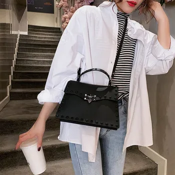Women Messenger Bags High Quality PVC Transparent Jelly Bag Summer Rivet Girl Beach Bag Fashion Chains Shoulder Crossbody Bags
Women Messenger Bags High Quality PVC Transparent Jelly Bag Summer Rivet Girl Beach Bag Fashion Chains Shoulder Crossbody Bags