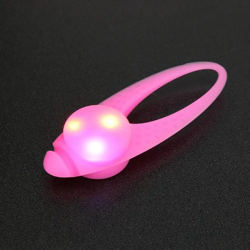Pet LED Pendant ID Name Card Safety Flashing Glow Light Silicone Waterproof Pet LED Lamp for Pet Dog Cat Products
Pet LED Pendant ID Name Card Safety Flashing Glow Light Silicone Waterproof Pet LED Lamp for Pet Dog Cat Products