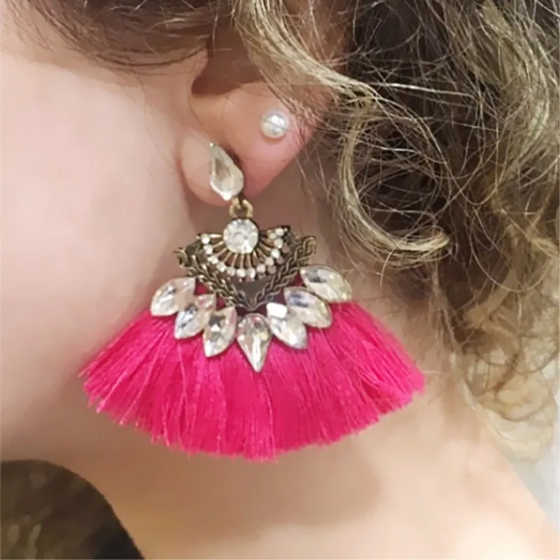 Luxury Big Rhinestone Tassel Earrings for Women Geometric Purple Crystal Fan Drop Earrings Mom Gift Fashion Vintage Jewelry Boho
Luxury Big Rhinestone Tassel Earrings for Women Geometric Purple Crystal Fan Drop Earrings Mom Gift Fashion Vintage Jewelry Boho