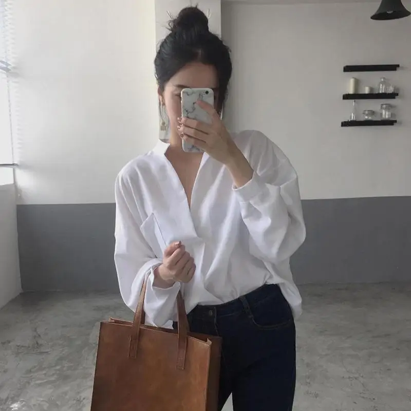 Women Shirt Fashion Loose Large V-neck Casual Long-sleeve Solid Blouse Spring Women Chiffon Blouse Top
Women Shirt Fashion Loose Large V-neck Casual Long-sleeve Solid Blouse Spring Women Chiffon Blouse Top