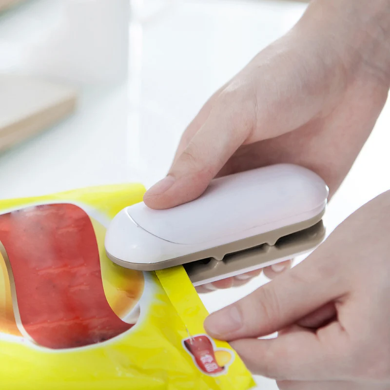 Household Mini Heat Sealing Machine for Bags Handy Heater Package Sealer Clamp for Kitchen Packing Machine for Food Random Color
Household Mini Heat Sealing Machine for Bags Handy Heater Package Sealer Clamp for Kitchen Packing Machine for Food Random Color