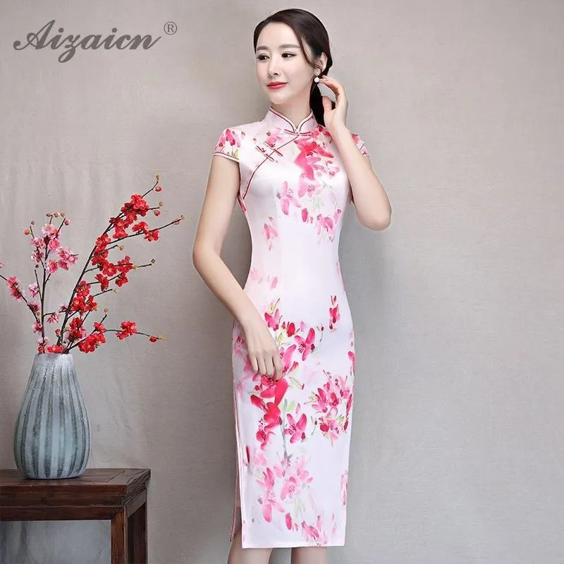 2019 New Fashion Cheongsam Modern Pink Qipao Dress China Silk Dresses Chinese Traditional Gown Oriental Slim Fit Print Qi Pao
2019 New Fashion Cheongsam Modern Pink Qipao Dress China Silk Dresses Chinese Traditional Gown Oriental Slim Fit Print Qi Pao