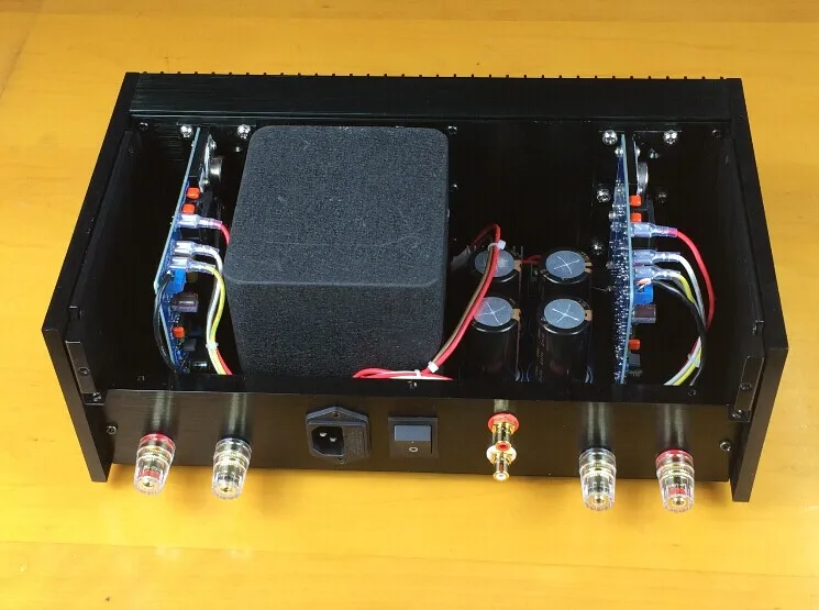With heat sink QUAD405 power amplifier aluminum chassis dedicated chassis / can be used for amplifiers 350 * 123 * 214 mm
With heat sink QUAD405 power amplifier aluminum chassis dedicated chassis / can be used for amplifiers 350 * 123 * 214 mm