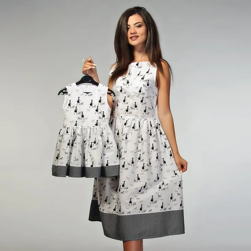 2019 Hot Sale Sleeveless Mom And Daughter Dress Printing Child Outfit Dress Casual Summer Mother Daughter Dresses 8892
2019 Hot Sale Sleeveless Mom And Daughter Dress Printing Child Outfit Dress Casual Summer Mother Daughter Dresses 8892