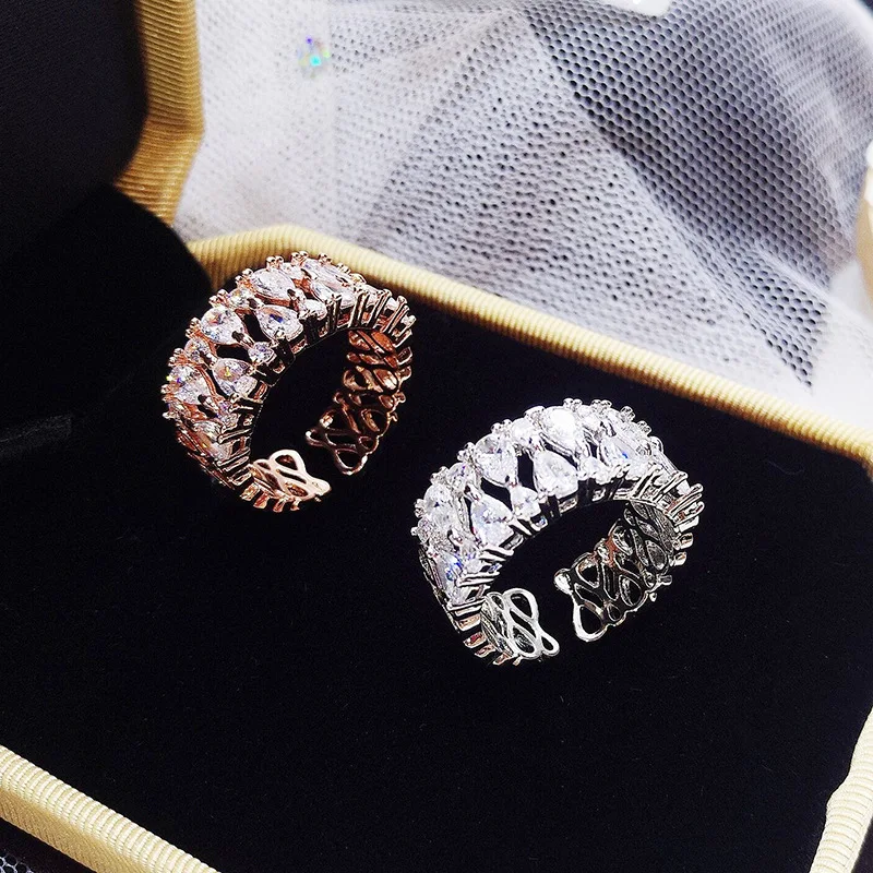 Super Shining Zircon Rings for Women Luxury Design Open Adjustable Ring Female 2019 Fashion Jewelry Knuckle Rings Girls Gift
Super Shining Zircon Rings for Women Luxury Design Open Adjustable Ring Female 2019 Fashion Jewelry Knuckle Rings Girls Gift