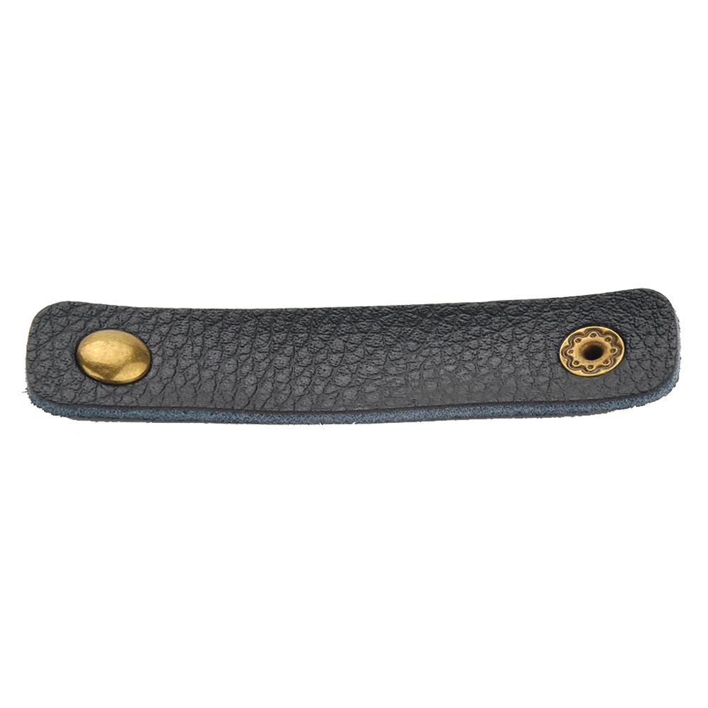 High Quality Reusable 80*17mm Soft Leather Snap Fastener Earphone Wire USB Cable Organizer
High Quality Reusable 80*17mm Soft Leather Snap Fastener Earphone Wire USB Cable Organizer