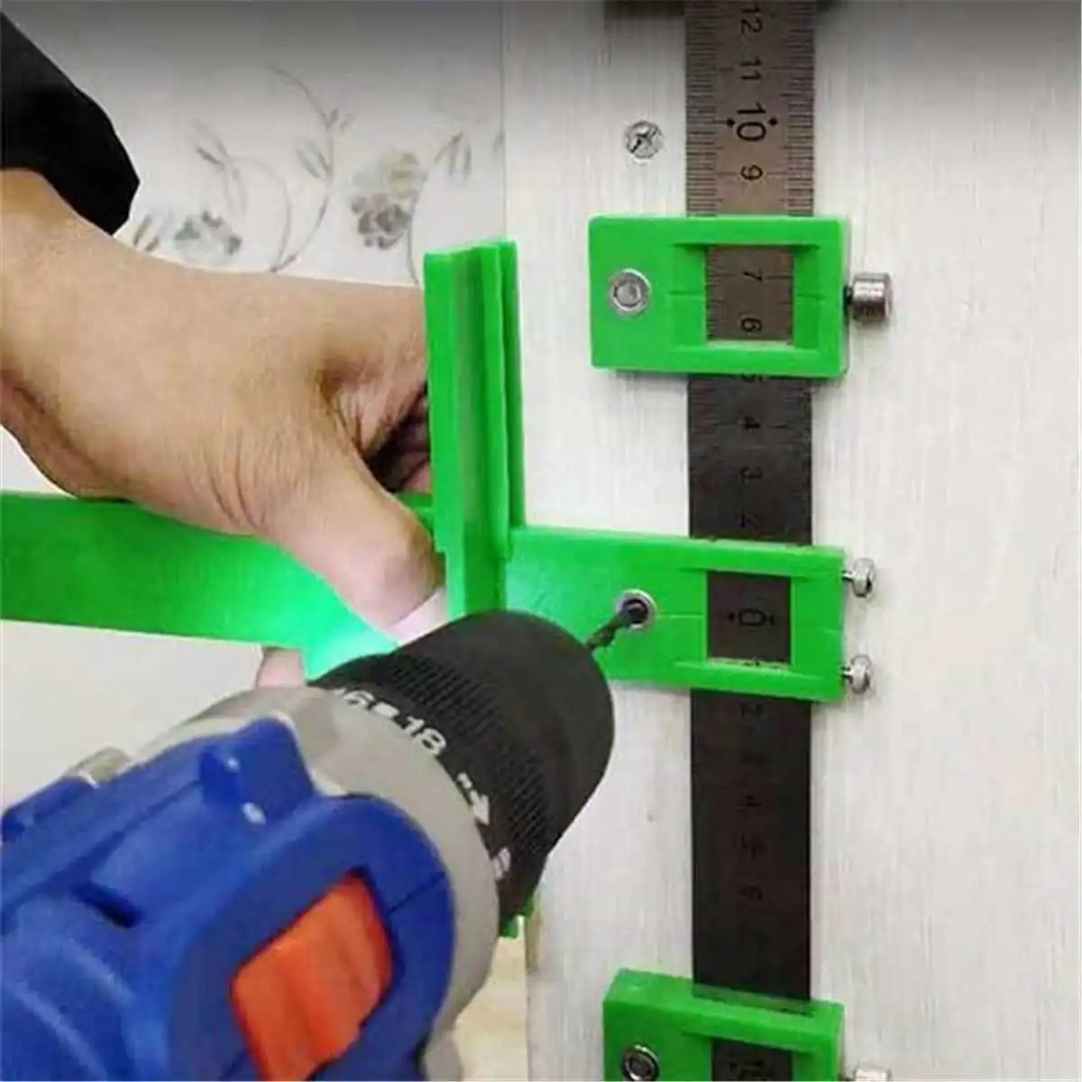 Multi-function Drill Punch Locator Furniture Joinery Hand Tool Adjustable Drilling Dowelling Hole Saw Locator Woodworking
Multi-function Drill Punch Locator Furniture Joinery Hand Tool Adjustable Drilling Dowelling Hole Saw Locator Woodworking