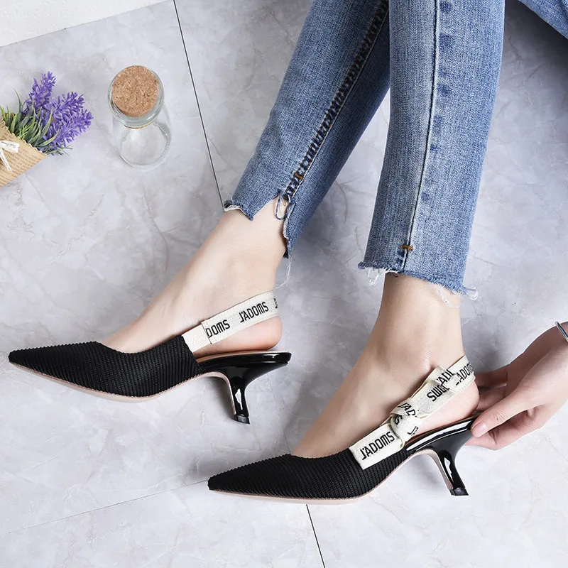 Beertola Fashion 2019 New Arrival Women's Shoes Pointed Toe Shallow Women High Heels Fabric Butterfly Knotted Women Pumps Black
Beertola Fashion 2019 New Arrival Women's Shoes Pointed Toe Shallow Women High Heels Fabric Butterfly Knotted Women Pumps Black