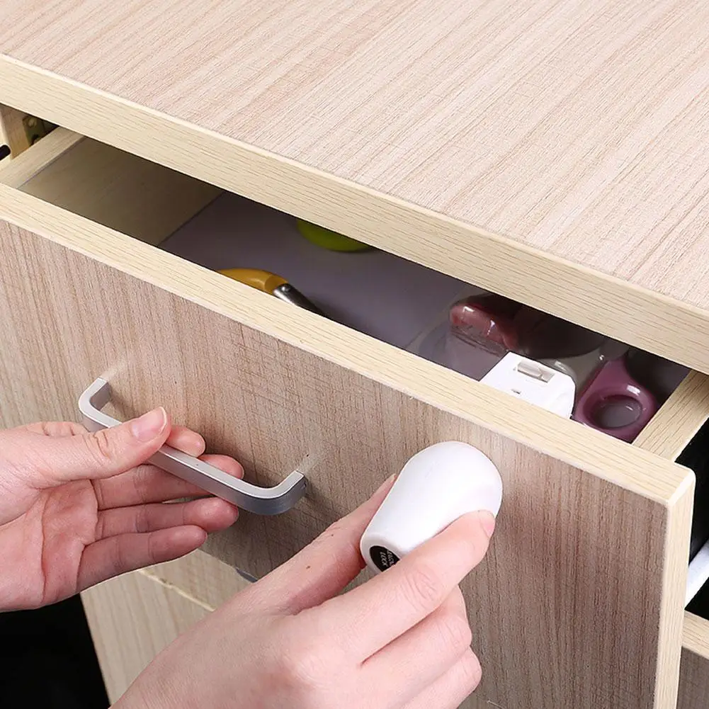 4 Pcs Innovative Child Protection Magnetic Lock Baby Door Drawer Invisible Multi-function Safety Lock Baby Care Lock
4 Pcs Innovative Child Protection Magnetic Lock Baby Door Drawer Invisible Multi-function Safety Lock Baby Care Lock