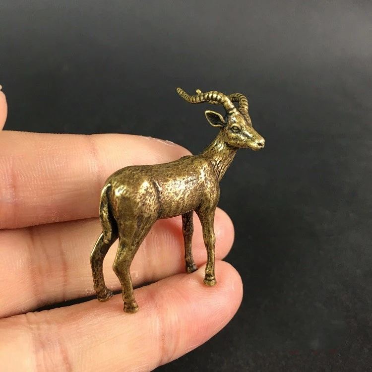 Collectable Chinese Brass Carved Tibetan Antelope Sheep Exquisite Small Pendant Statues
Collectable Chinese Brass Carved Tibetan Antelope Sheep Exquisite Small Pendant Statues