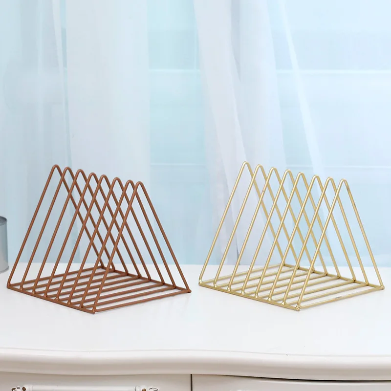 Simple Wrought Iron Bookshelf Tripod Newspaper Rack Desktop Small Bookshelf Desktop File Books Finishing Storage Rack
Simple Wrought Iron Bookshelf Tripod Newspaper Rack Desktop Small Bookshelf Desktop File Books Finishing Storage Rack