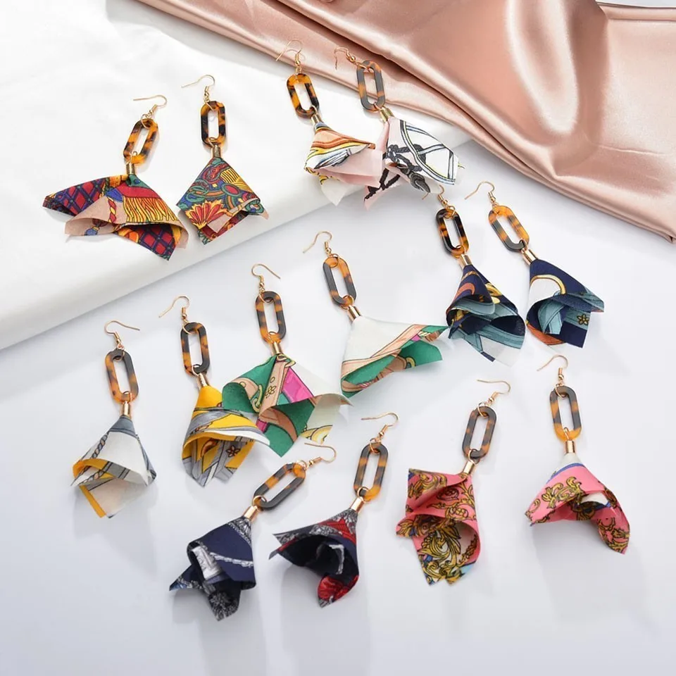 Women Colorful Trendy Drop Earrings Alloy And Cloth Drop Earrings Female Fashion Jewelry Bohemian Drop Earings Wedding Jewelry
Women Colorful Trendy Drop Earrings Alloy And Cloth Drop Earrings Female Fashion Jewelry Bohemian Drop Earings Wedding Jewelry