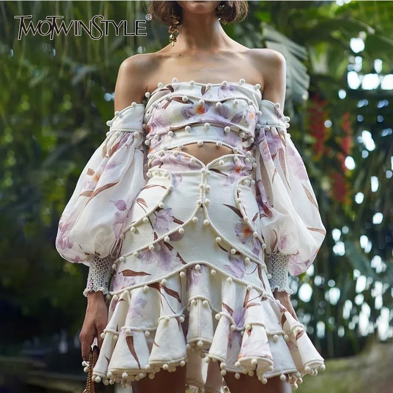 TWOTWINSTYLE Patchwork Hair Bulb Print Two Piece Set Female Slash Neck Puff Sleeve Crop Tops High Waist Skirts Womens Suits 2019
TWOTWINSTYLE Patchwork Hair Bulb Print Two Piece Set Female Slash Neck Puff Sleeve Crop Tops High Waist Skirts Womens Suits 2019