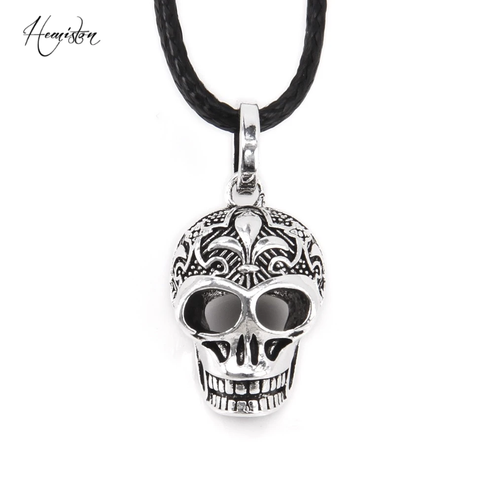 Thomas Lily & Cross Pattern Skull Pendant Faux Leather Necklace, European Rebel Heart Jewelry for Women and Men TS my N109
Thomas Lily & Cross Pattern Skull Pendant Faux Leather Necklace, European Rebel Heart Jewelry for Women and Men TS my N109