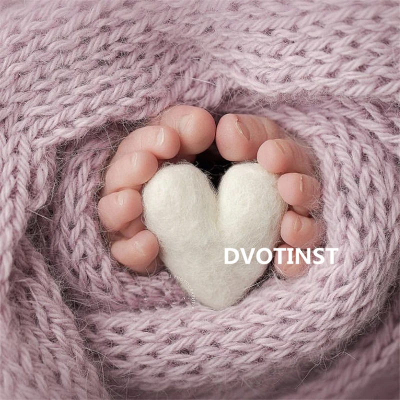 Dvotinst Newborn Photography Props Wool Love Heart Shape Prop Tiny Baby Photo Shoot Handmade Fotografia Bebe Studio Accessories
Dvotinst Newborn Photography Props Wool Love Heart Shape Prop Tiny Baby Photo Shoot Handmade Fotografia Bebe Studio Accessories