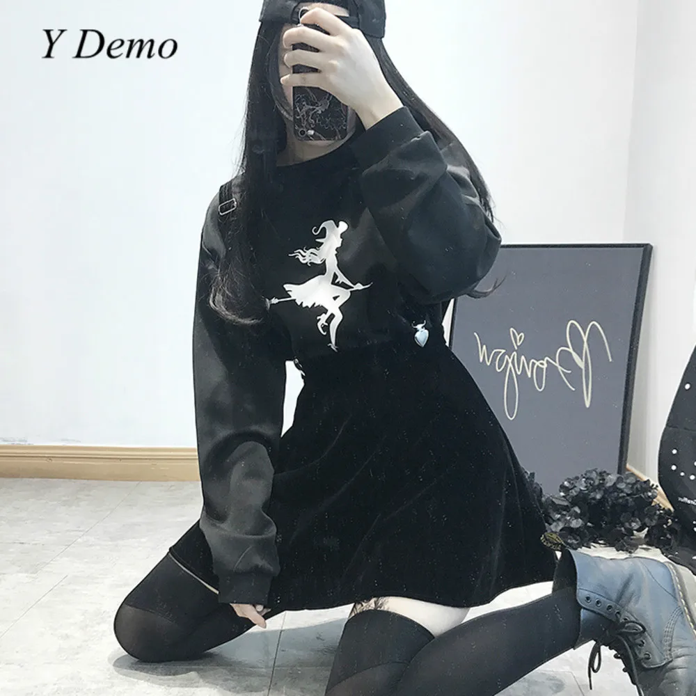 Gothic Rock Velvet Black Skirt Women Sweet Japanese Straps Heart Buckle Lolita Skirt Spring Soft High Waist
Gothic Rock Velvet Black Skirt Women Sweet Japanese Straps Heart Buckle Lolita Skirt Spring Soft High Waist