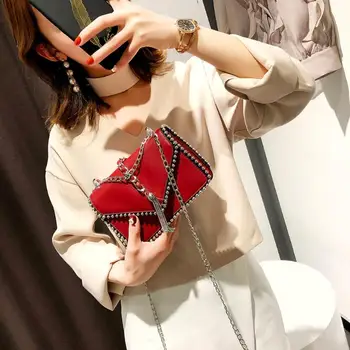 Tassel Rivet Women Chains Shoulder Bag Female Small Handbag Solid Flap Crossbody Bags Ladies Pu Leather Messenger Bag
Tassel Rivet Women Chains Shoulder Bag Female Small Handbag Solid Flap Crossbody Bags Ladies Pu Leather Messenger Bag