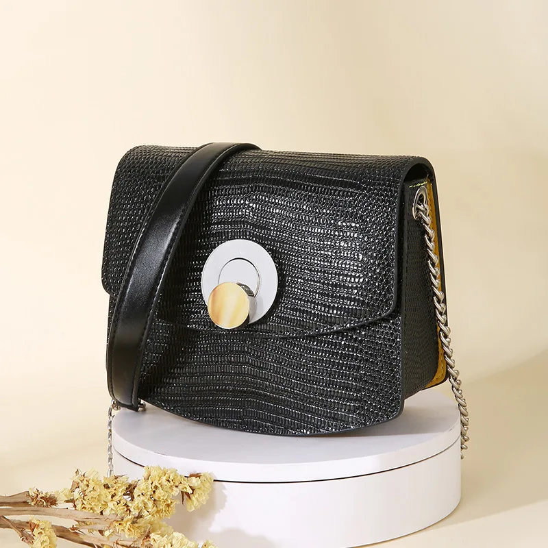 Woman Messenger Bag Girl's Single Shoulder Bags Designer Luxury Handbags Women Metal Chain Shoulder Strap Small Cowhide Bag 2019
Woman Messenger Bag Girl's Single Shoulder Bags Designer Luxury Handbags Women Metal Chain Shoulder Strap Small Cowhide Bag 2019