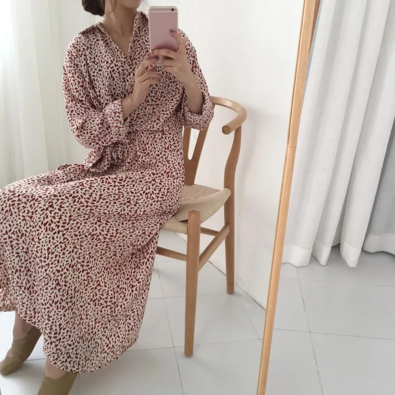 2019 Fashion Women Floral Print Shirt Dress V Neck Long Sleeve Chiffon Dress Summer Elegant Belt Solid Robe Maxi Dress
2019 Fashion Women Floral Print Shirt Dress V Neck Long Sleeve Chiffon Dress Summer Elegant Belt Solid Robe Maxi Dress