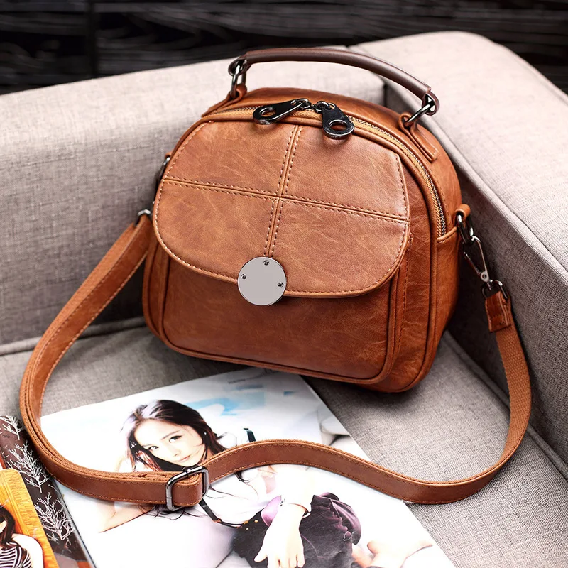 2019 Solid Color Vintage Postman Genuine Leather Women Messenger Bags Girl Shoulder Bags Designer Handbags High Quality Tote
2019 Solid Color Vintage Postman Genuine Leather Women Messenger Bags Girl Shoulder Bags Designer Handbags High Quality Tote