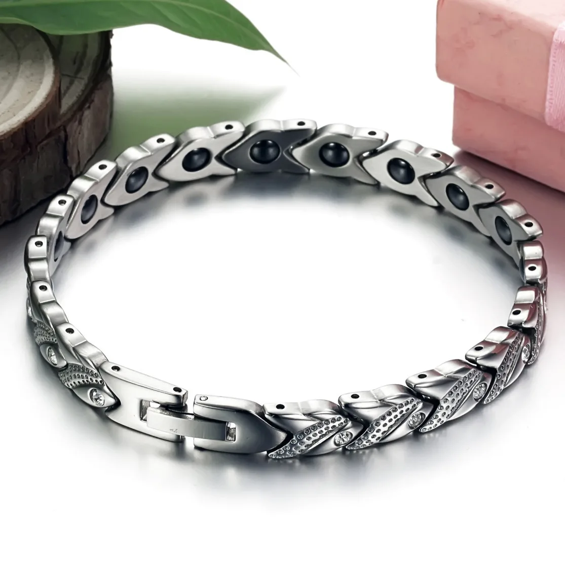 Womens Magnet Health Bracelets For Women Black Magnetic Snake Chain Silver Jonc Charms Bracelet Stainless Steel Femme 2019
Womens Magnet Health Bracelets For Women Black Magnetic Snake Chain Silver Jonc Charms Bracelet Stainless Steel Femme 2019