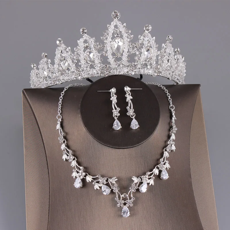 Wedding Bridal Jewelry Sets Earing and Necklace Set for Women Bride Crystal Crown Tiara Bridal Headpiece Silver Hair Accessories
Wedding Bridal Jewelry Sets Earing and Necklace Set for Women Bride Crystal Crown Tiara Bridal Headpiece Silver Hair Accessories