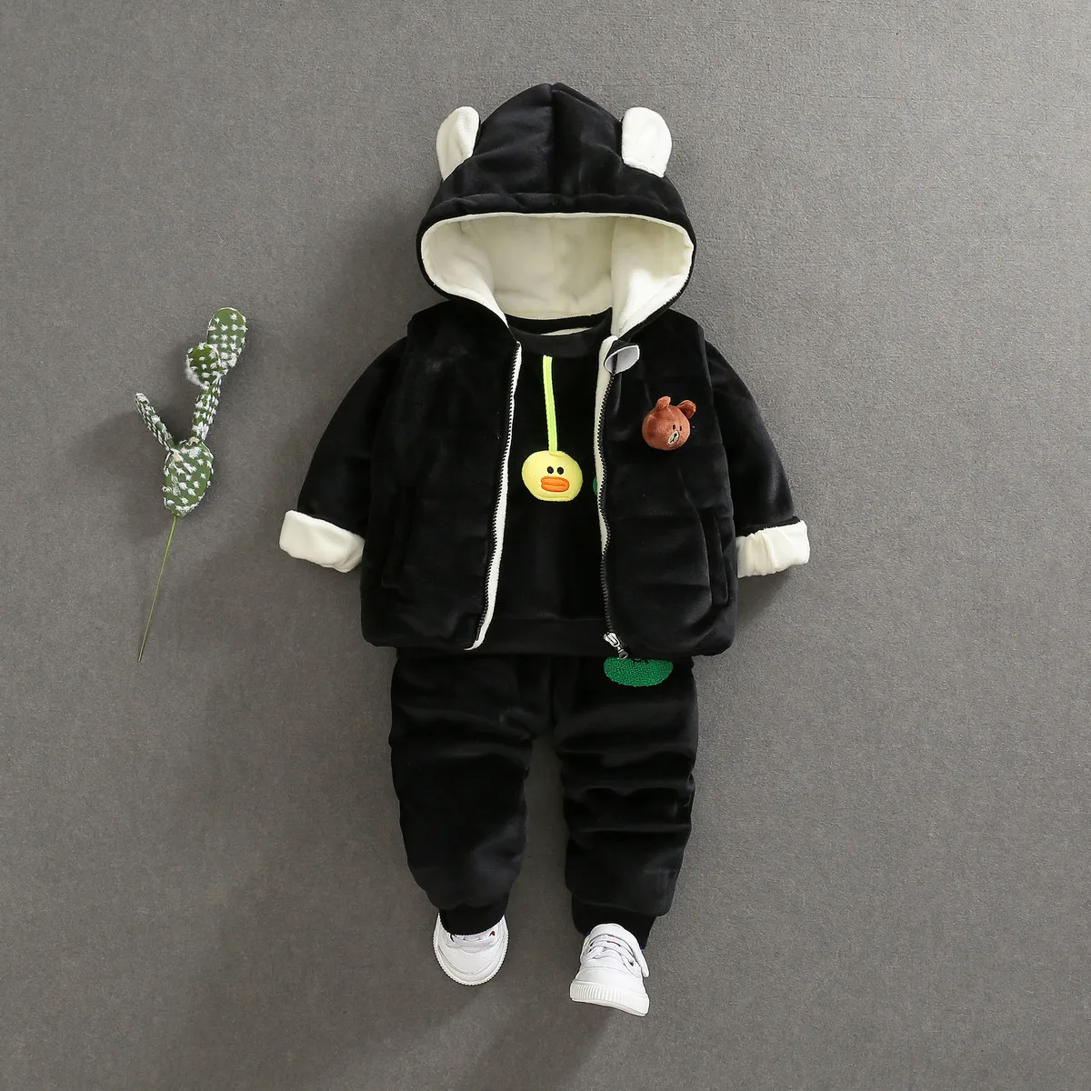 Boys Girls Cartoon Clothes Children Add Cotton Plus thick velvet Hooded Vest T-shirt Pants 3Pcs/Set Autumn Winter Kids Tracksuit
Boys Girls Cartoon Clothes Children Add Cotton Plus thick velvet Hooded Vest T-shirt Pants 3Pcs/Set Autumn Winter Kids Tracksuit