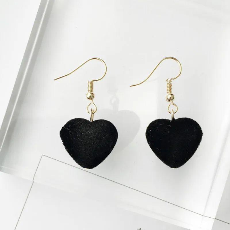 Eleple Romantic Heart Shaped Tassels Earrings for Women Wholesale Plush Sweet Earring Gifts Party Jewelry Accessories N1061
Eleple Romantic Heart Shaped Tassels Earrings for Women Wholesale Plush Sweet Earring Gifts Party Jewelry Accessories N1061