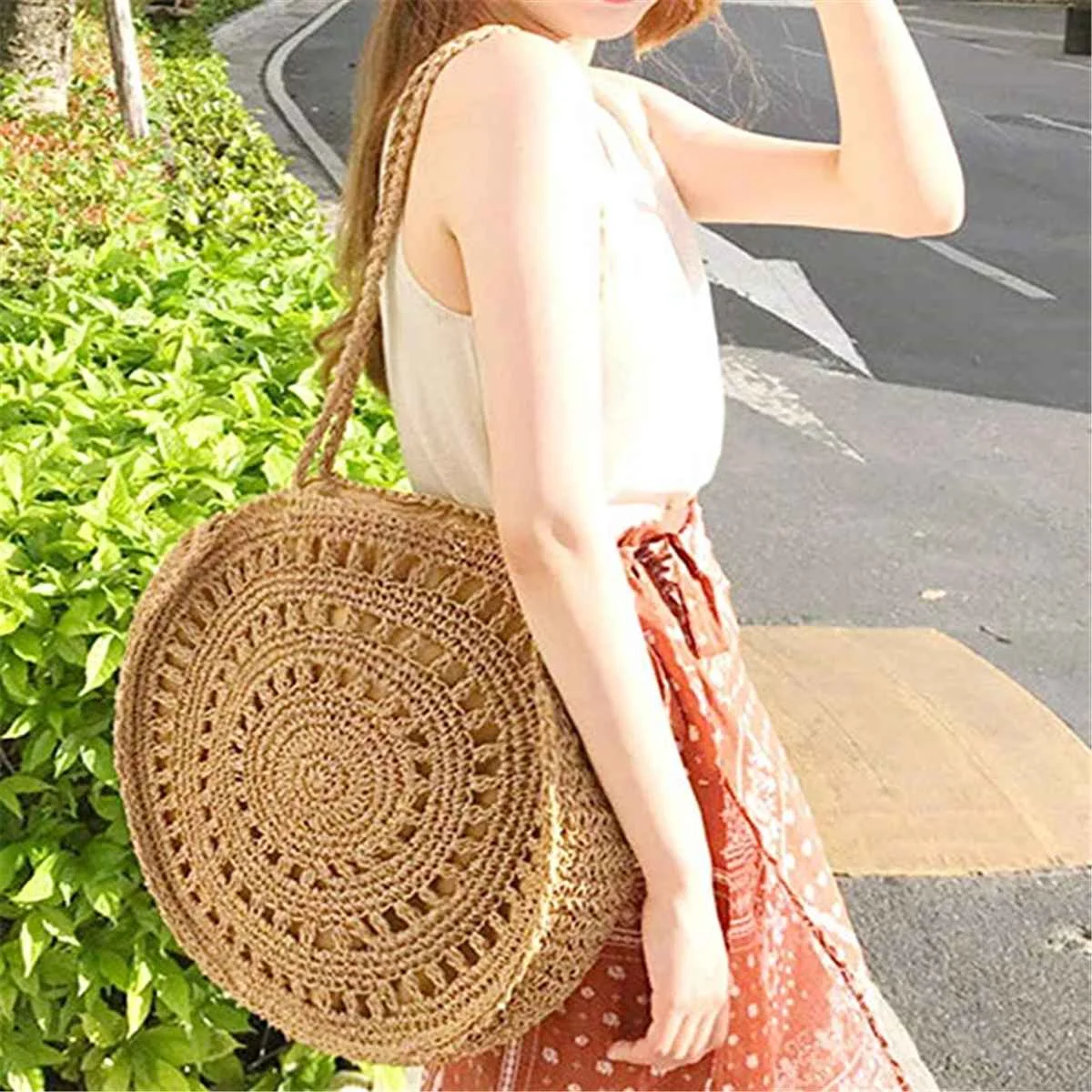 Ladies Tote large Handbag Hand-woven Big Straw Bag round Popularity Rattan Women Shoulder Bag Circular Beach Holiday Hand Bag
Ladies Tote large Handbag Hand-woven Big Straw Bag round Popularity Rattan Women Shoulder Bag Circular Beach Holiday Hand Bag