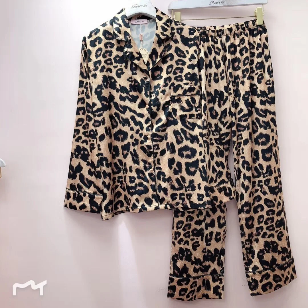 Luxury Brand Leopard Print Long Sleeve Pajamas Comfortable Ins Chic 2019 New Spring Autumn Satin Ladies Nightwear Sleepwear
Luxury Brand Leopard Print Long Sleeve Pajamas Comfortable Ins Chic 2019 New Spring Autumn Satin Ladies Nightwear Sleepwear