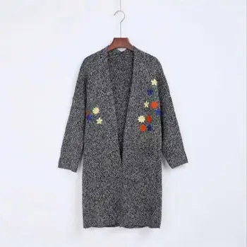 2018 Embroidered flowers Sweater long section sweater loose embroidery jacket autumn new plus size Cardigans for women
2018 Embroidered flowers Sweater long section sweater loose embroidery jacket autumn new plus size Cardigans for women