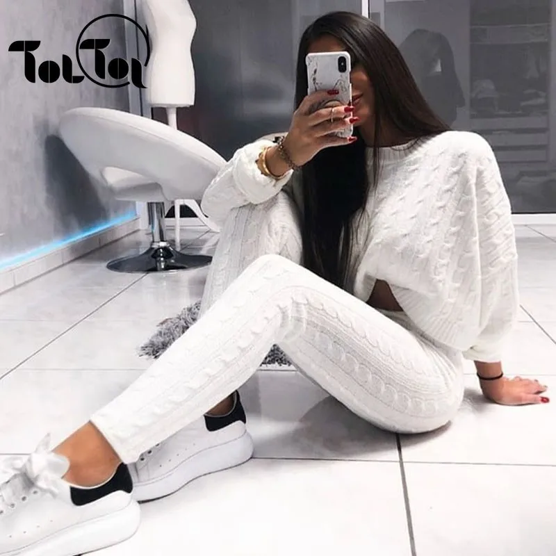 Sexy Two Piece Knitted Suits Solid Street Long Sleeve Sweater And Solid Pants Winter Autumn 2 Piece Suit Women Outfits 2019
Sexy Two Piece Knitted Suits Solid Street Long Sleeve Sweater And Solid Pants Winter Autumn 2 Piece Suit Women Outfits 2019