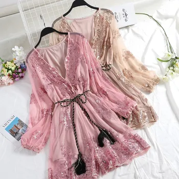 2019 Spring Floral Embroidery Sequined Loose Rompers Women V-Neck Mesh Belt Sexy Rompers Long Sleeve Short Jumpsuits
2019 Spring Floral Embroidery Sequined Loose Rompers Women V-Neck Mesh Belt Sexy Rompers Long Sleeve Short Jumpsuits