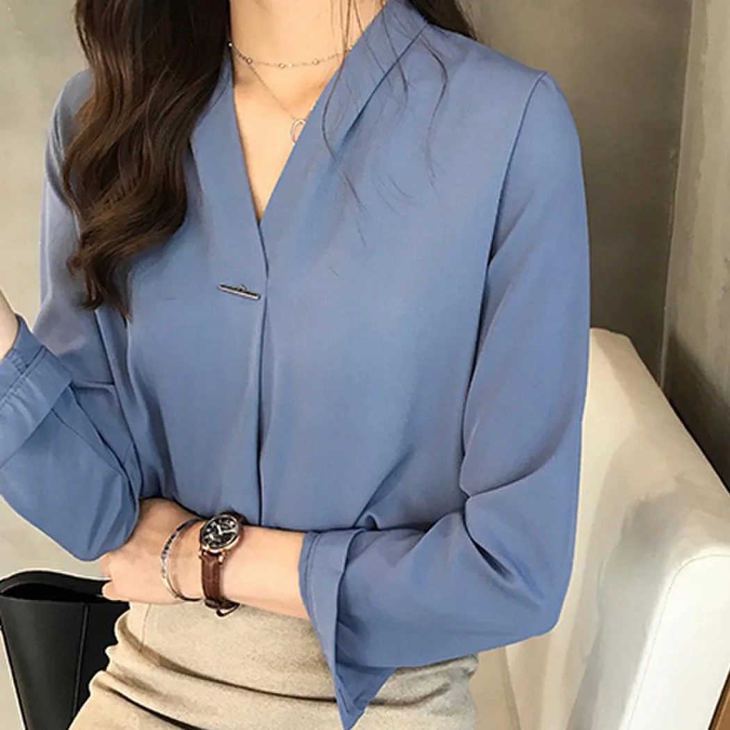 Women Vintage Loose Blouse New Fashion V-Neck Shirts Korean Long Sleeve Tops Elegant Ladies Solid Color Work Shirt Chemise Femme
Women Vintage Loose Blouse New Fashion V-Neck Shirts Korean Long Sleeve Tops Elegant Ladies Solid Color Work Shirt Chemise Femme