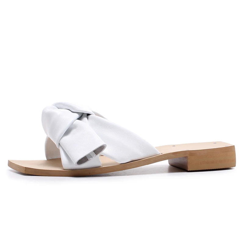 Sexy Open-toe Women Mules Genuine Leather Summer Slippers 2 CM Low Heels White Pumps Woman Dress Shoes Box packing D356
Sexy Open-toe Women Mules Genuine Leather Summer Slippers 2 CM Low Heels White Pumps Woman Dress Shoes Box packing D356