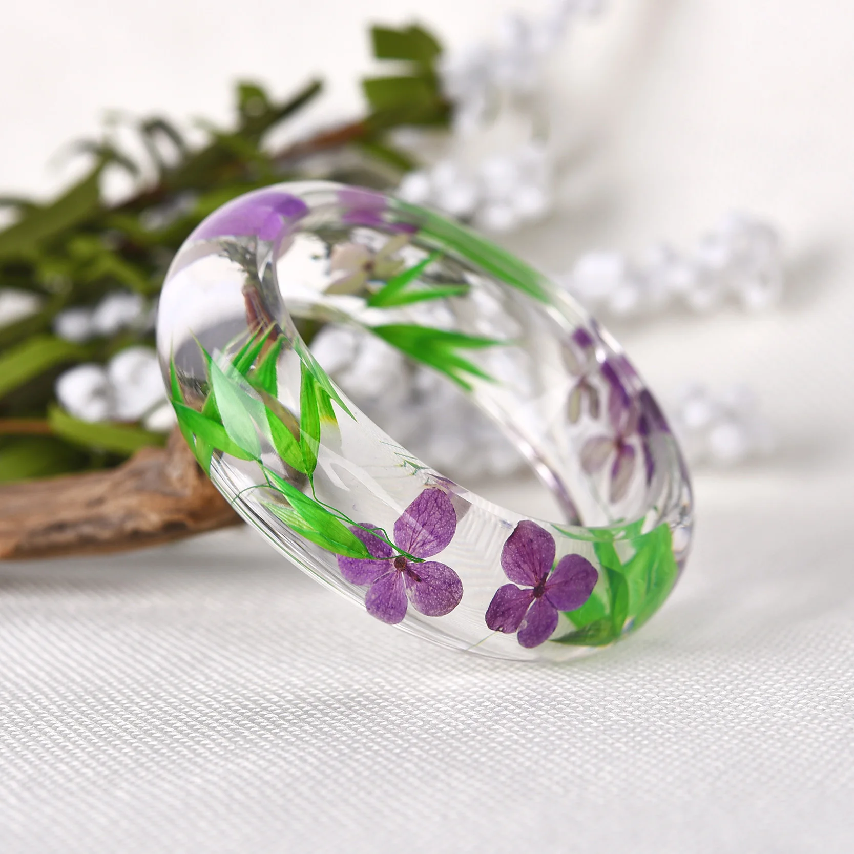 Purple Natural Dried Flower Bracelet Stone Inside Transparent Resin Bangle Jewelry Fashion Accessories for Women Valentines Gift
Purple Natural Dried Flower Bracelet Stone Inside Transparent Resin Bangle Jewelry Fashion Accessories for Women Valentines Gift